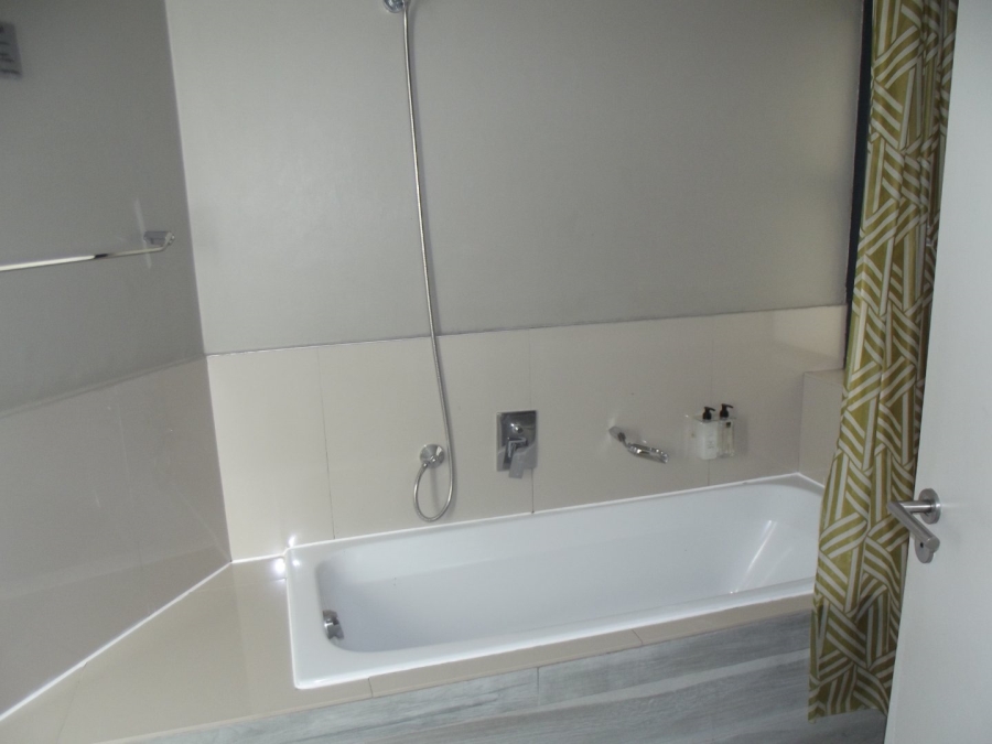 1 Bedroom Property for Sale in Waves Edge Western Cape
